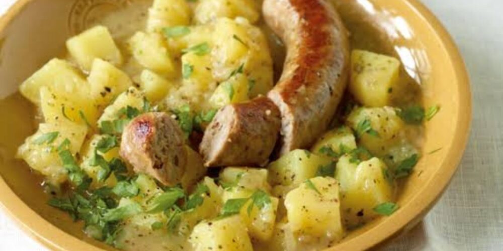 bratwurst, porreegemüse, neue kartoffeln mit bratfett – Lecker Rezepte