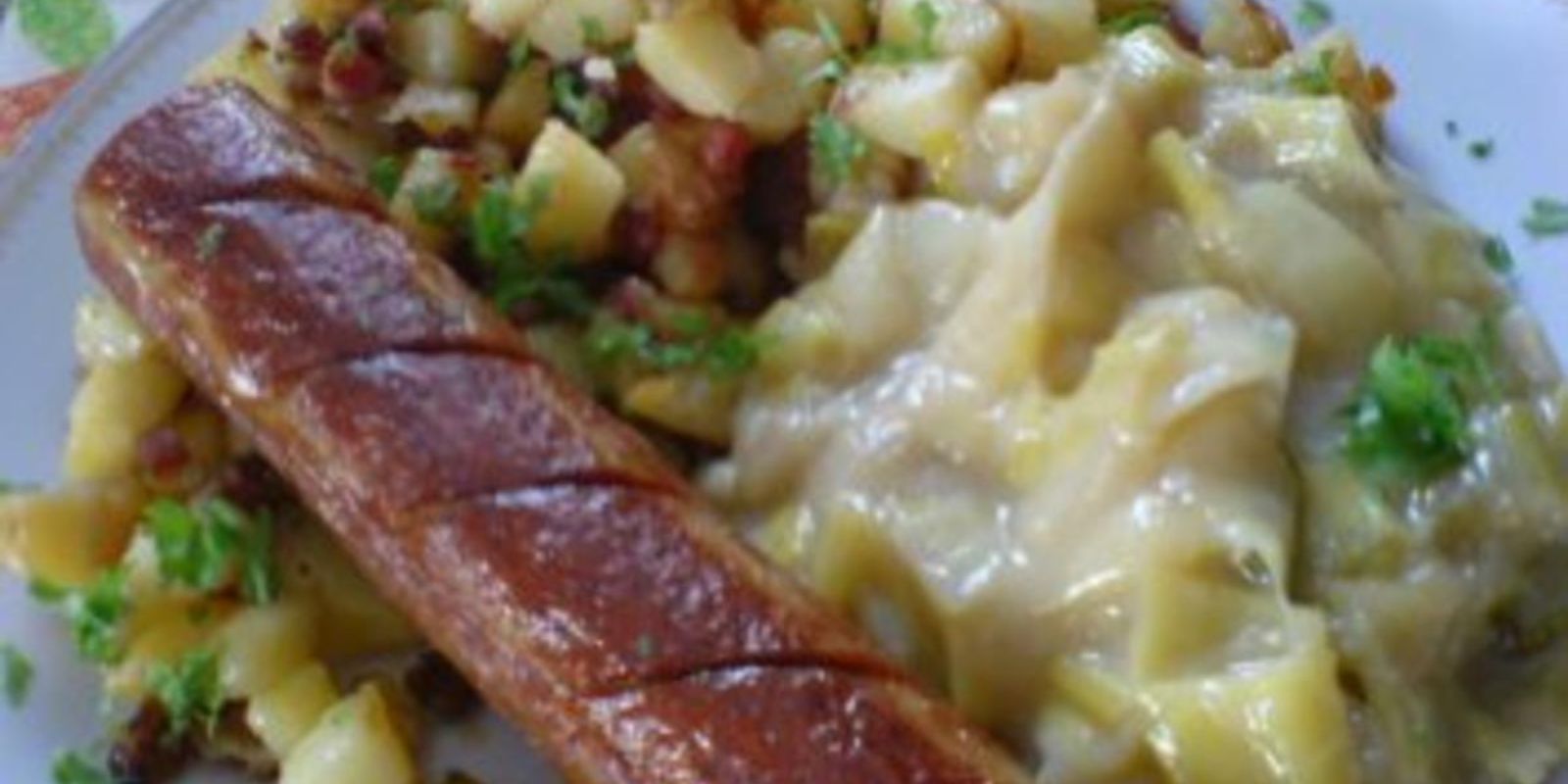 bratwurst, porreegemüse, neue kartoffeln mit bratfett – Lecker Rezepte